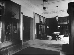 Uno de los salones del primer piso de la Librería anticuaria de Jacques Rosenthal en Múnich. Circa 1920 (Foto: Jaeger & Goergen) 